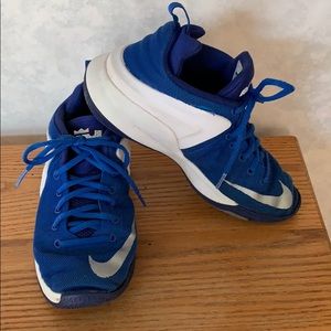 Nike zoom witness boys athletic shoes